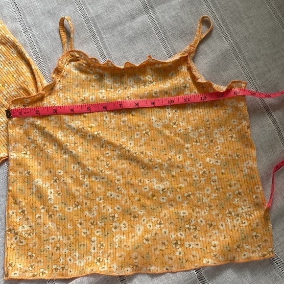 NWT Love, Fire cropped cardigan and tank set in orange sherbet with ditsy print. - Picture 14 of 17